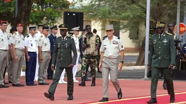 Pháp kết thúc hiện diện quân sự ở Tây Phi Pháp kết thúc hiện diện quân sự ở Tây Phi