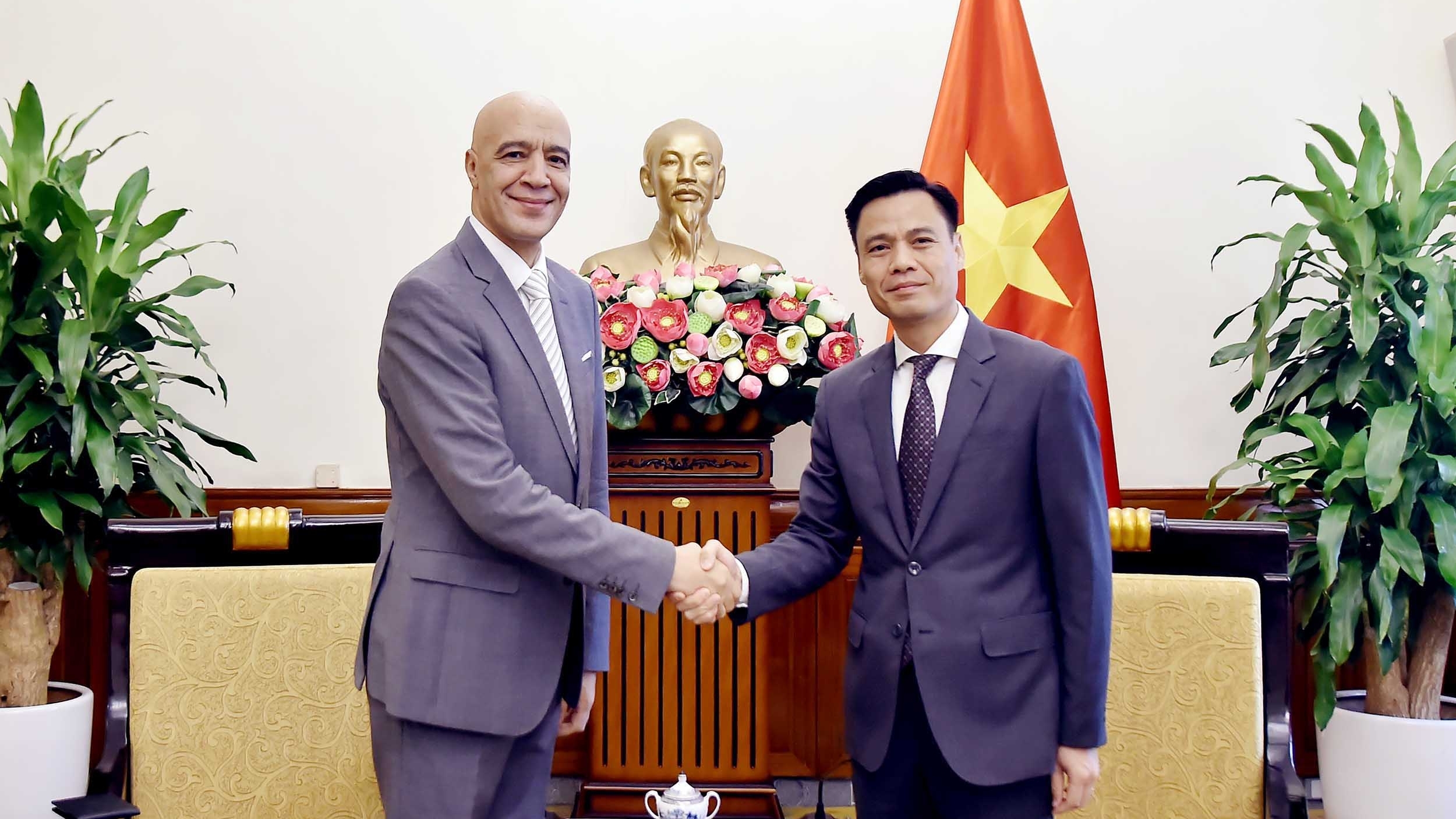 Thứ trưởng Đặng Hoàng Giang làm việc với Đại sứ các nước Cộng đồng Pháp ngữ