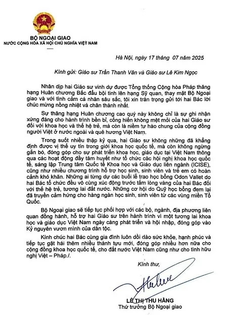 Thứ trưởng Lê Thị Thu Hằng chúc mừng Giáo sư Trần Thanh Vân và Giáo sư Lê Kim Ngọc được Tổng thống Pháp thăng hạng Huân chương Bắc đẩu bội tinh Thứ trưởng Lê Thị Thu Hằng chúc mừng hai Giáo sư kiều bào được thăng hạng Huân chương Bắc đẩu bội tinh