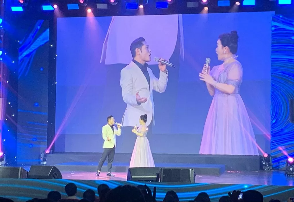 Hoà chung khúc ca tình hữu nghị Việt Nam-Trung Quốc Hoà chung khúc ca tình hữu nghị Việt Nam-Trung Quốc