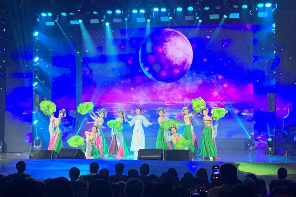 Hoà chung khúc ca tình hữu nghị Việt Nam-Trung Quốc Hoà chung khúc ca tình hữu nghị Việt Nam-Trung Quốc