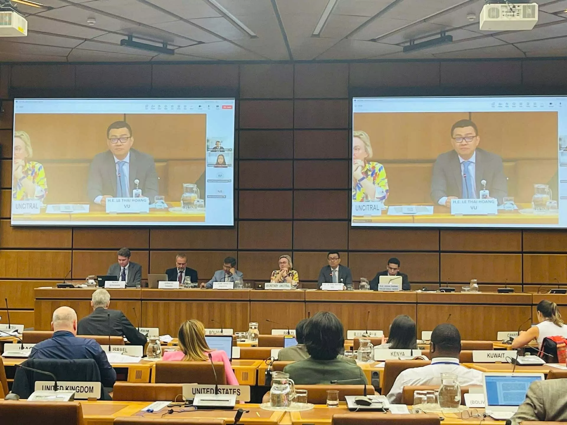 Việt Nam nâng tầm hợp tác với các cơ quan Liên hợp quốc và thúc đẩy các sáng kiến đa phương tại Vienna Việt Nam nâng tầm hợp tác với các cơ quan Liên hợp quốc và thúc đẩy các sáng kiến đa phương tại Vienna