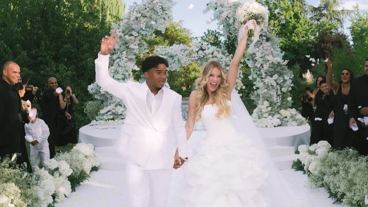 Endrick cưới vợ sau mùa giải không thành công tại Real