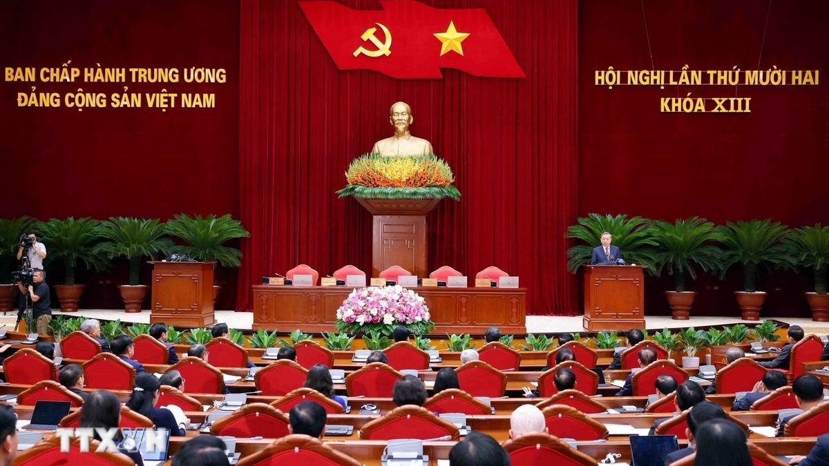 Thông báo Hội nghị lần thứ 12 Ban Chấp hành Trung ương Đảng khóa XIII