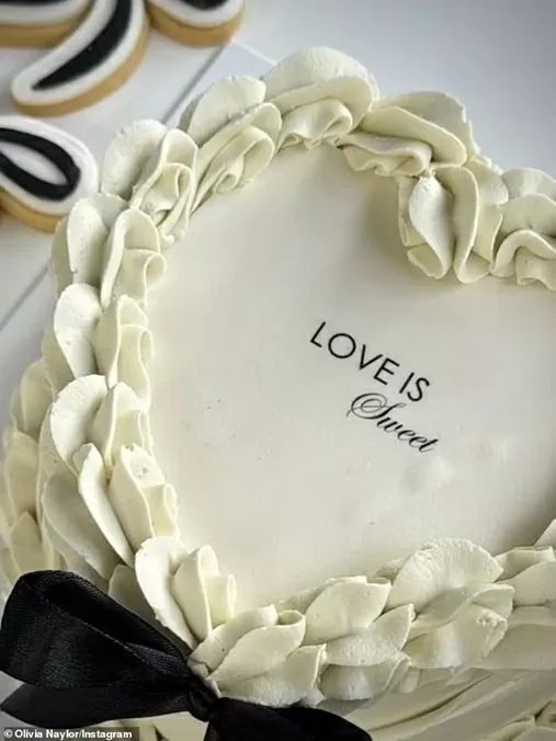 Sao Man City John Stones bí mật tổ chức lễ cưới kéo dài 4 ngày