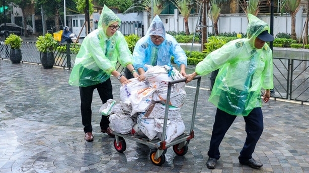 Ứng phó bão số 3, người Hà Nội chủ động gia cố nhà cửa, tài sản