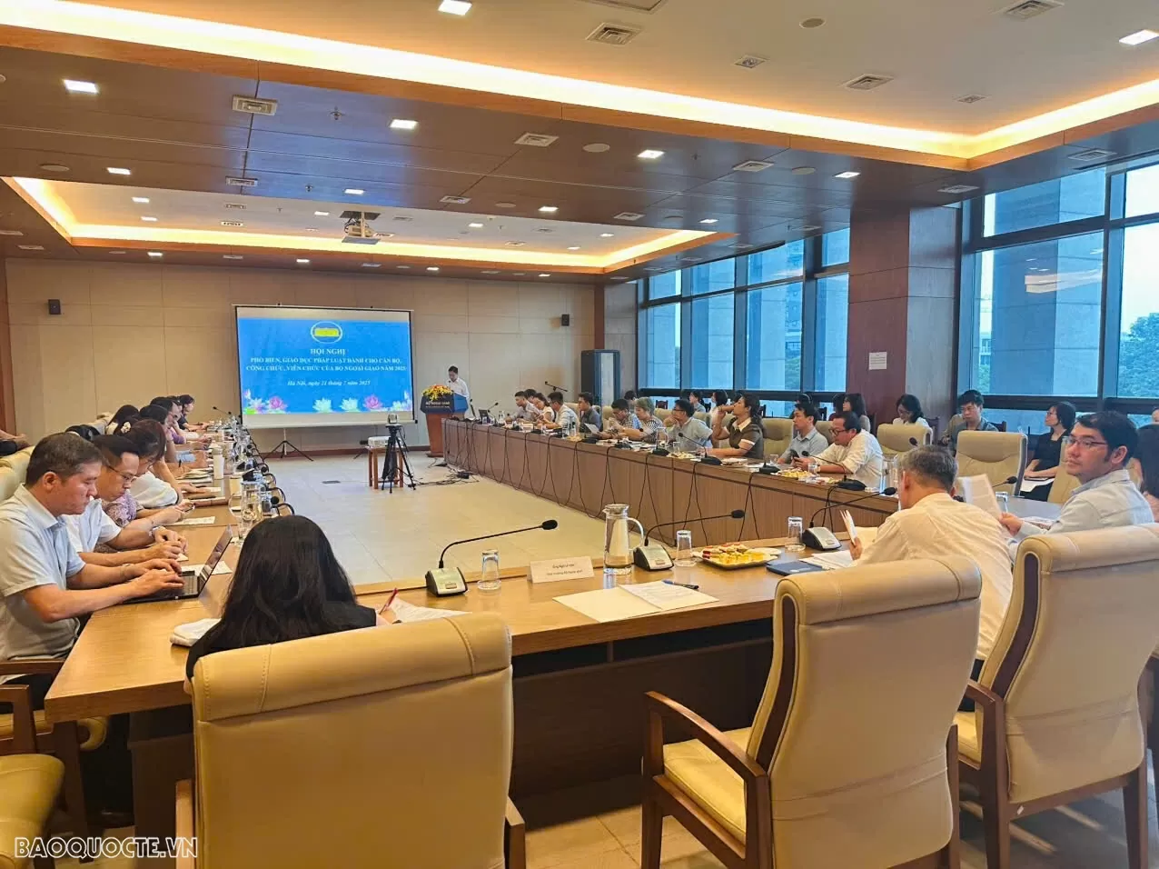 Tăng cường phổ biến, giáo dục pháp luật và tập huấn kỹ năng lập pháp dành cho cán bộ, công chức, viên chức Bộ Ngoại giao Tăng cường phổ biến, giáo dục pháp luật và tập huấn kỹ năng lập pháp dành cho cán bộ, công chức, viên chức Bộ Ngoại giao