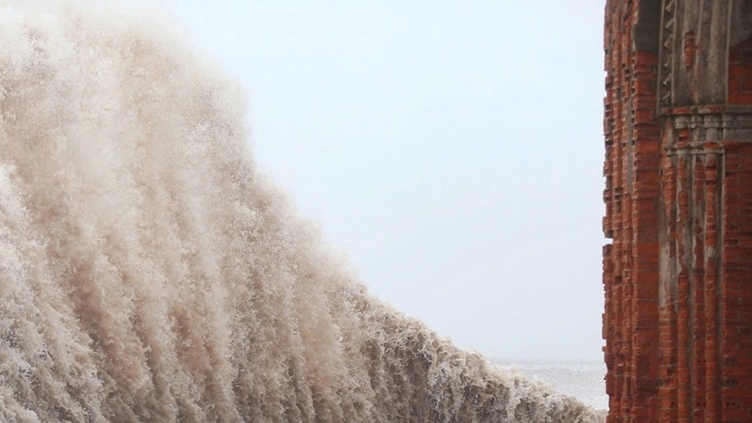 Nhiều khu vực tại Thanh Hóa, Ninh Bình ngập úng cục bộ do bão số 3