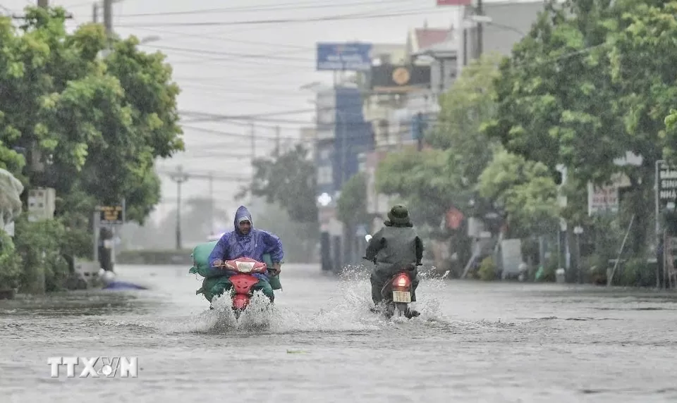 Nhiều khu vực tại Thanh Hóa, Ninh Bình ngập úng cục bộ do bão số 3 Nhiều khu vực tại Thanh Hóa, Ninh Bình ngập úng cục bộ do bão số 3
