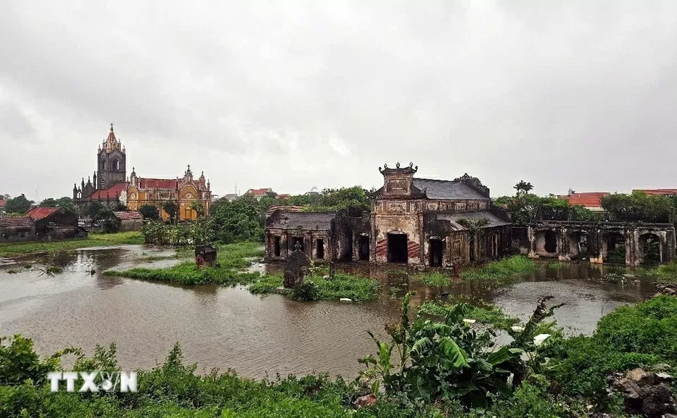 Nhiều khu vực tại Thanh Hóa, Ninh Bình ngập úng cục bộ do bão số 3 Nhiều khu vực tại Thanh Hóa, Ninh Bình ngập úng cục bộ do bão số 3