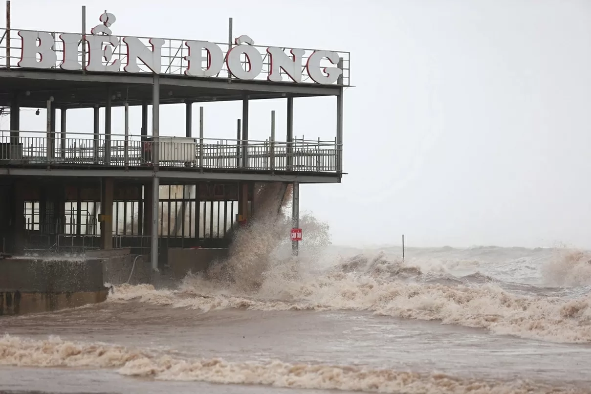 Nhiều khu vực tại Thanh Hóa, Ninh Bình ngập úng cục bộ do bão số 3 Nhiều khu vực tại Thanh Hóa, Ninh Bình ngập úng cục bộ do bão số 3
