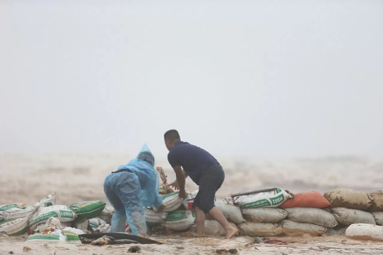 Nhiều khu vực tại Thanh Hóa, Ninh Bình ngập úng cục bộ do bão số 3 Nhiều khu vực tại Thanh Hóa, Ninh Bình ngập úng cục bộ do bão số 3