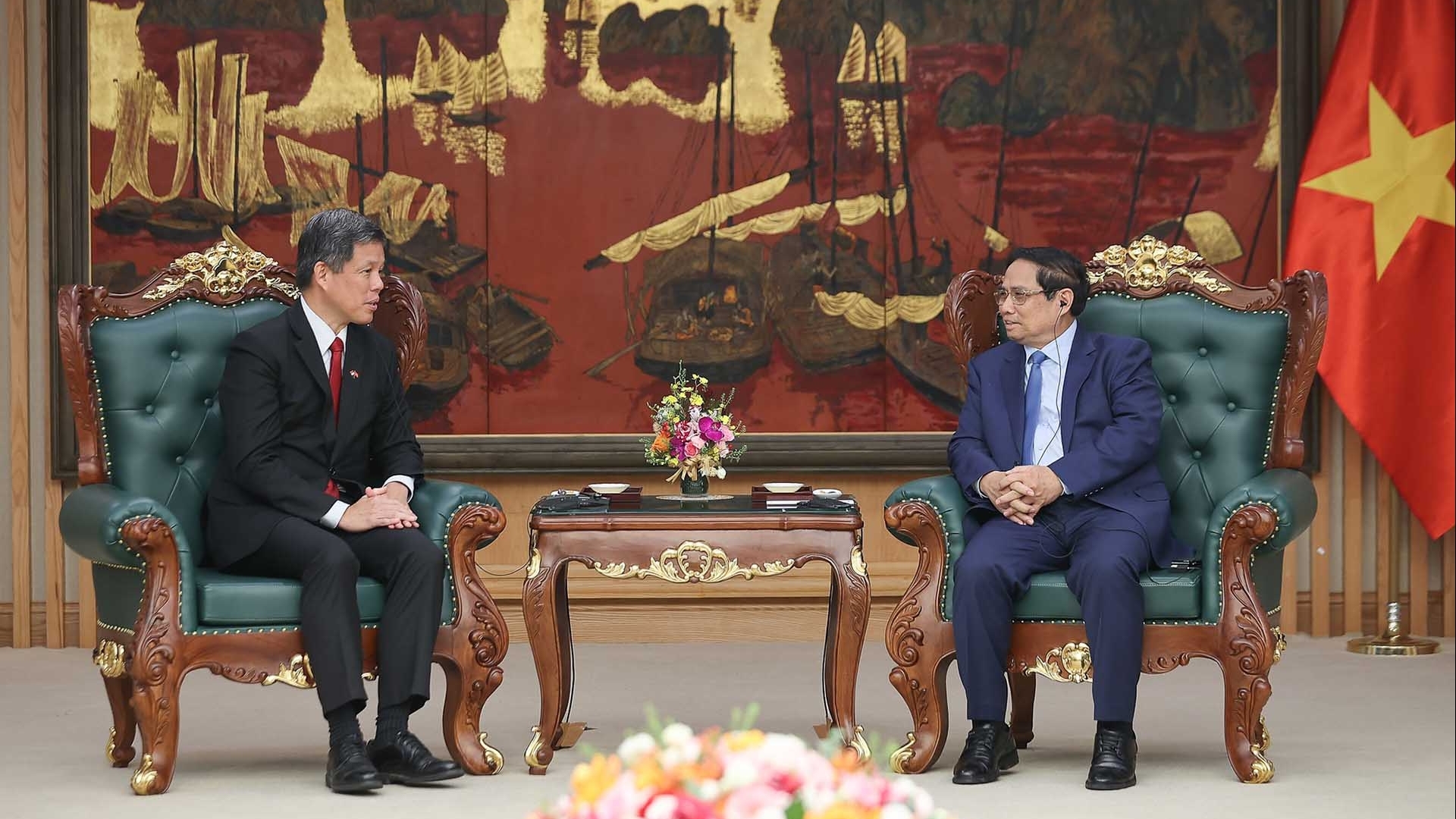 Thủ tướng Phạm Minh Chính tiếp Phó Tổng thư ký Đảng Hành động Nhân dân, Bộ trưởng Điều phối dịch vụ công, Bộ trưởng Quốc phòng Singapore