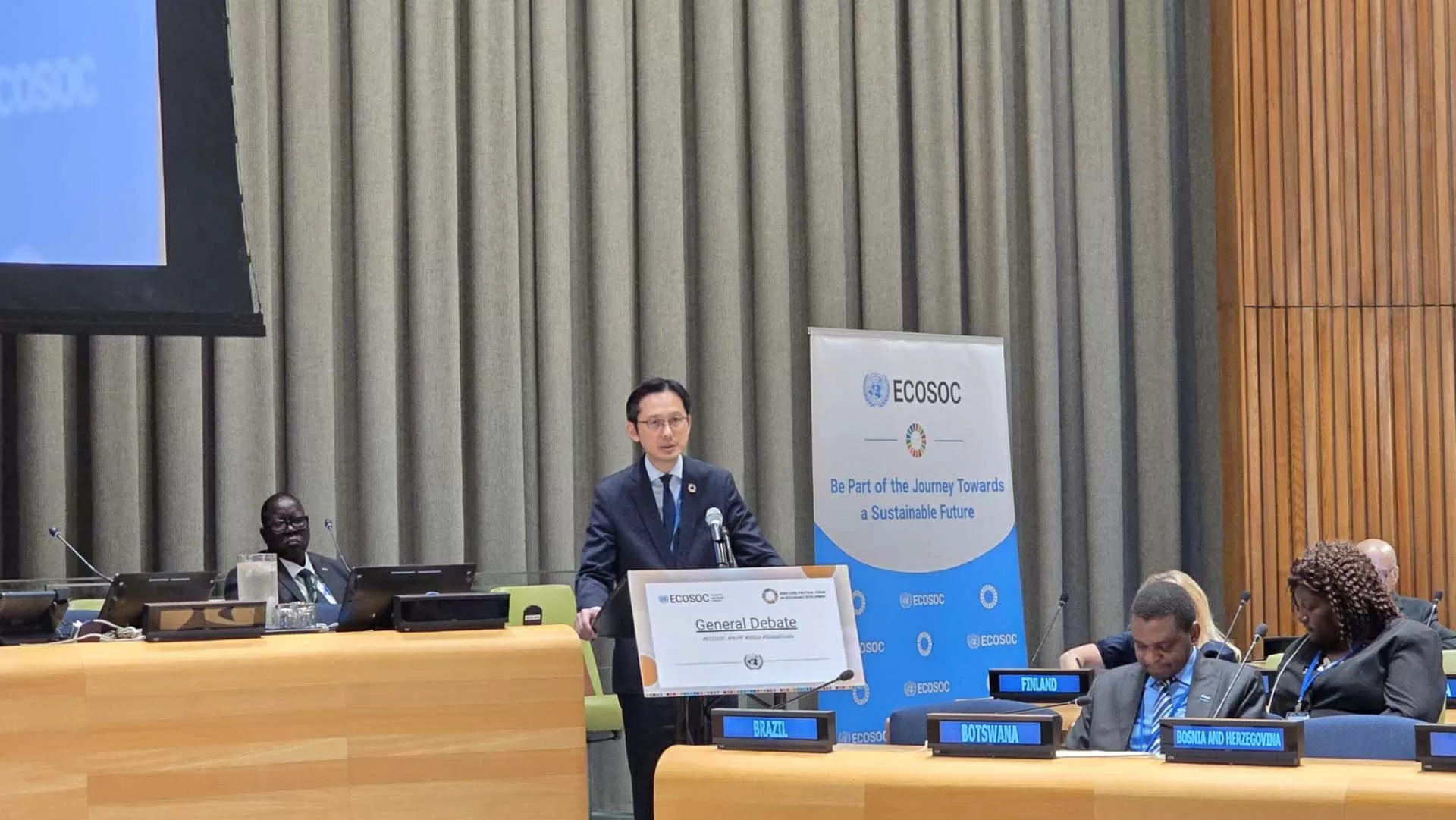 Việt Nam cam kết ủng hộ mạnh mẽ chủ nghĩa đa phương, chương trình nghị sự 2030 vì phát triển bền vững Việt Nam cam kết ủng hộ mạnh mẽ chủ nghĩa đa phương, chương trình nghị sự 2030 vì phát triển bền vững