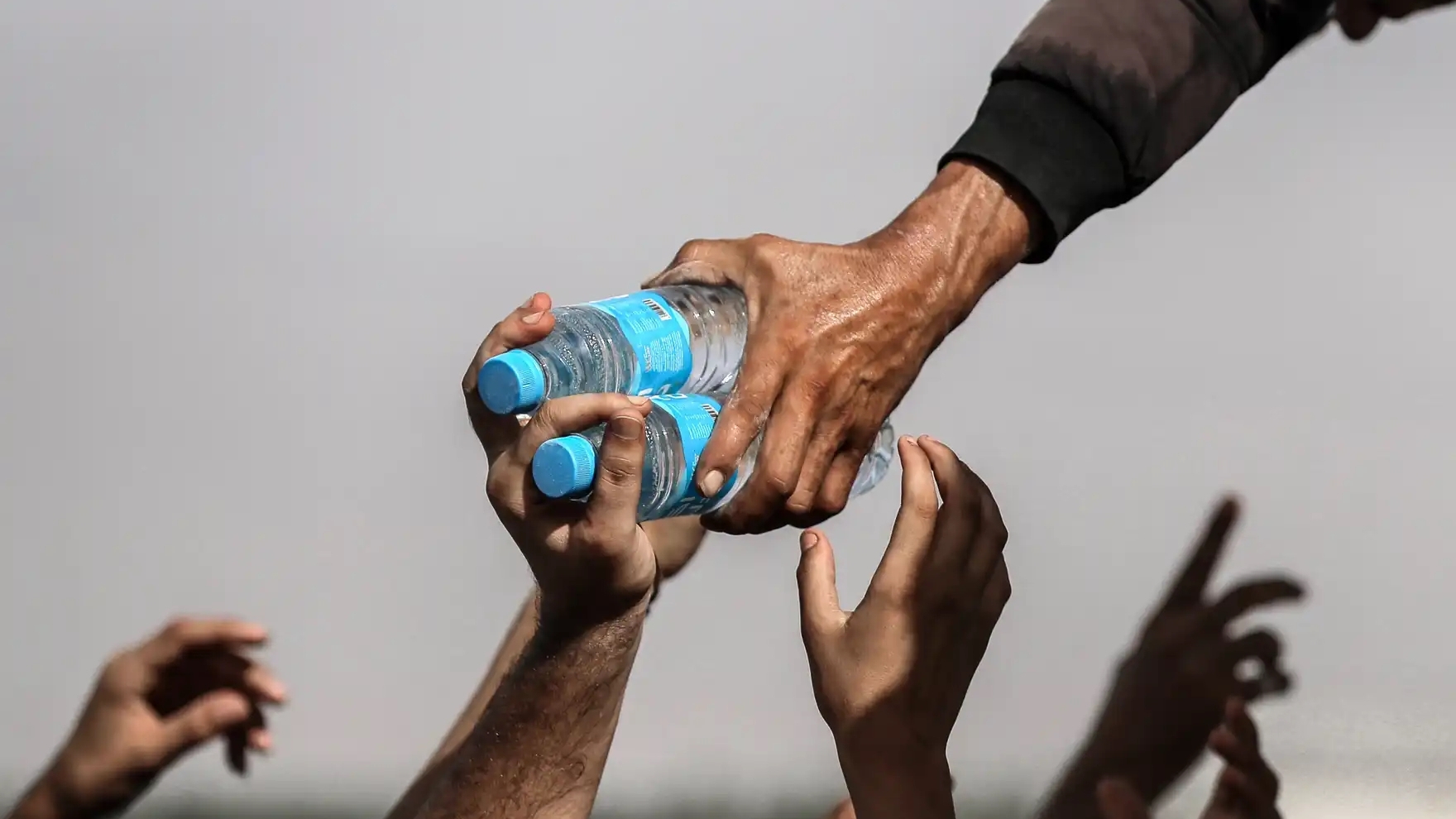 Giải thưởng nhiếp ảnh Prix Pictet 2025: Những ‘cơn bão’ của thời đại