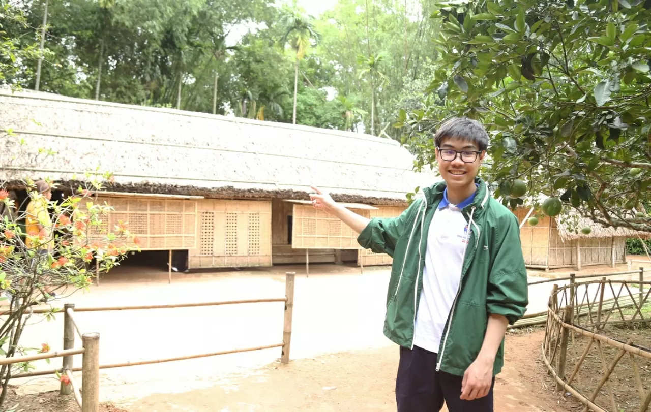 Bạn Bùi Hoàng Ngọc, việt kiều tại Úc chia sẻ với phóng viên Báo THế giới & Việt Nam. (Ảnh: Thành Long)