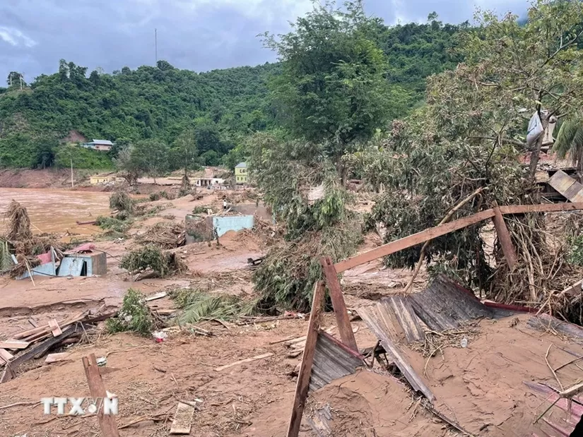 Nghệ An: Xã biên giới Mỹ Lý tan hoang sau mưa lũ