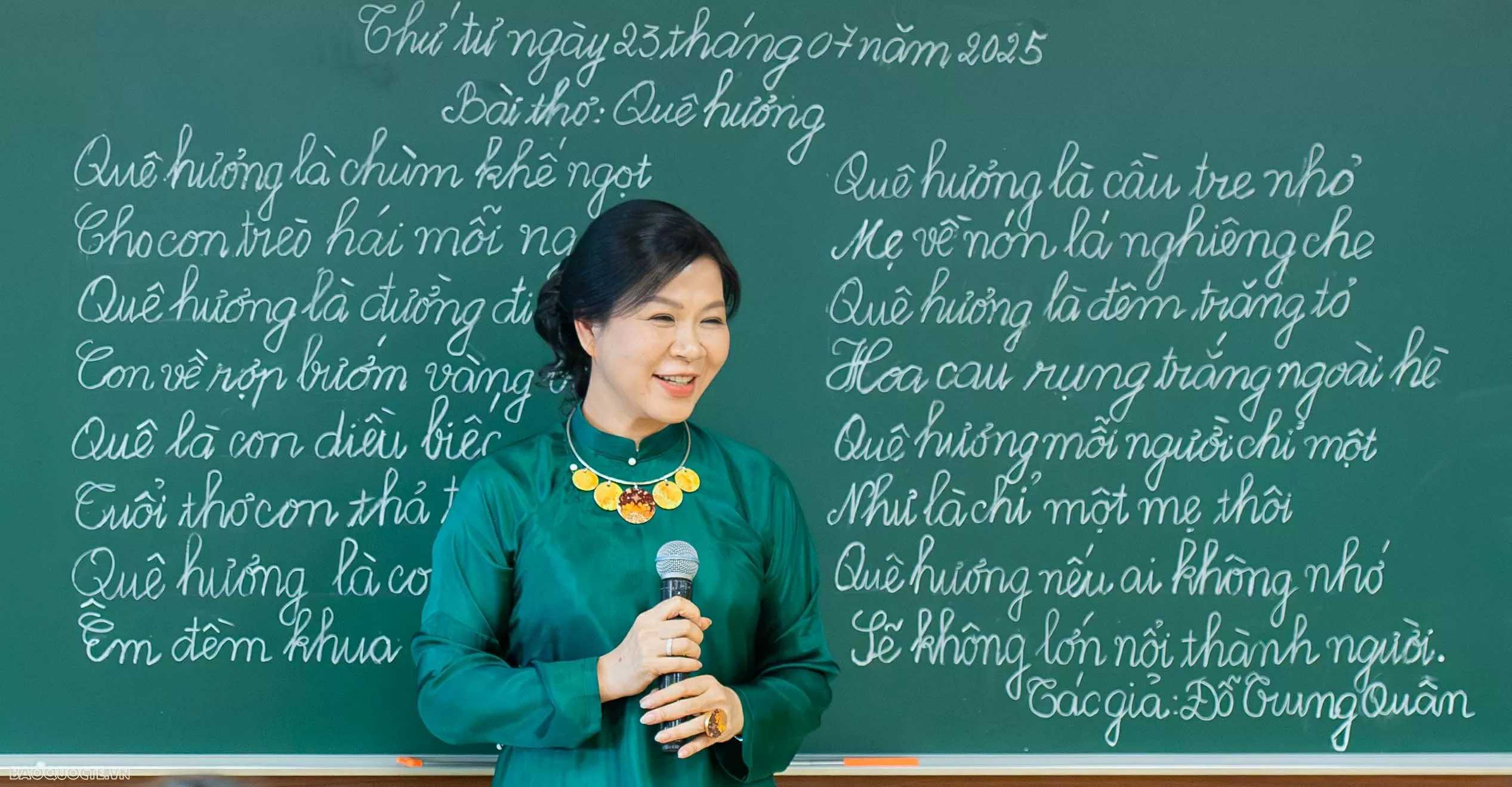 Phu nhân Tổng Bí thư Tô Lâm thăm lớp học tiếng Việt tại Nga Phu nhân Tổng Bí thư Tô Lâm thăm lớp học tiếng Việt tại Nga