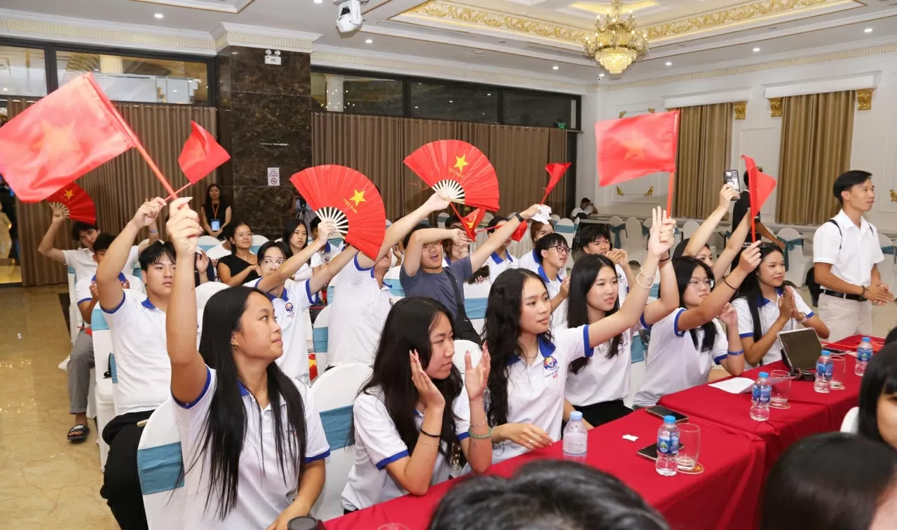 Trại hè Việt Nam 2025 tổ chức chương trình Giao lưu tiếng Việt tạo cơ hội cho các bạn trẻ kiều bào được nâng cao khả năng Tiếng Việt Trại hè Việt Nam 2025 tổ chức chương trình Giao lưu tiếng Việt tạo cơ hội cho các bạn trẻ kiều bào được nâng cao khả năng Tiếng Việt