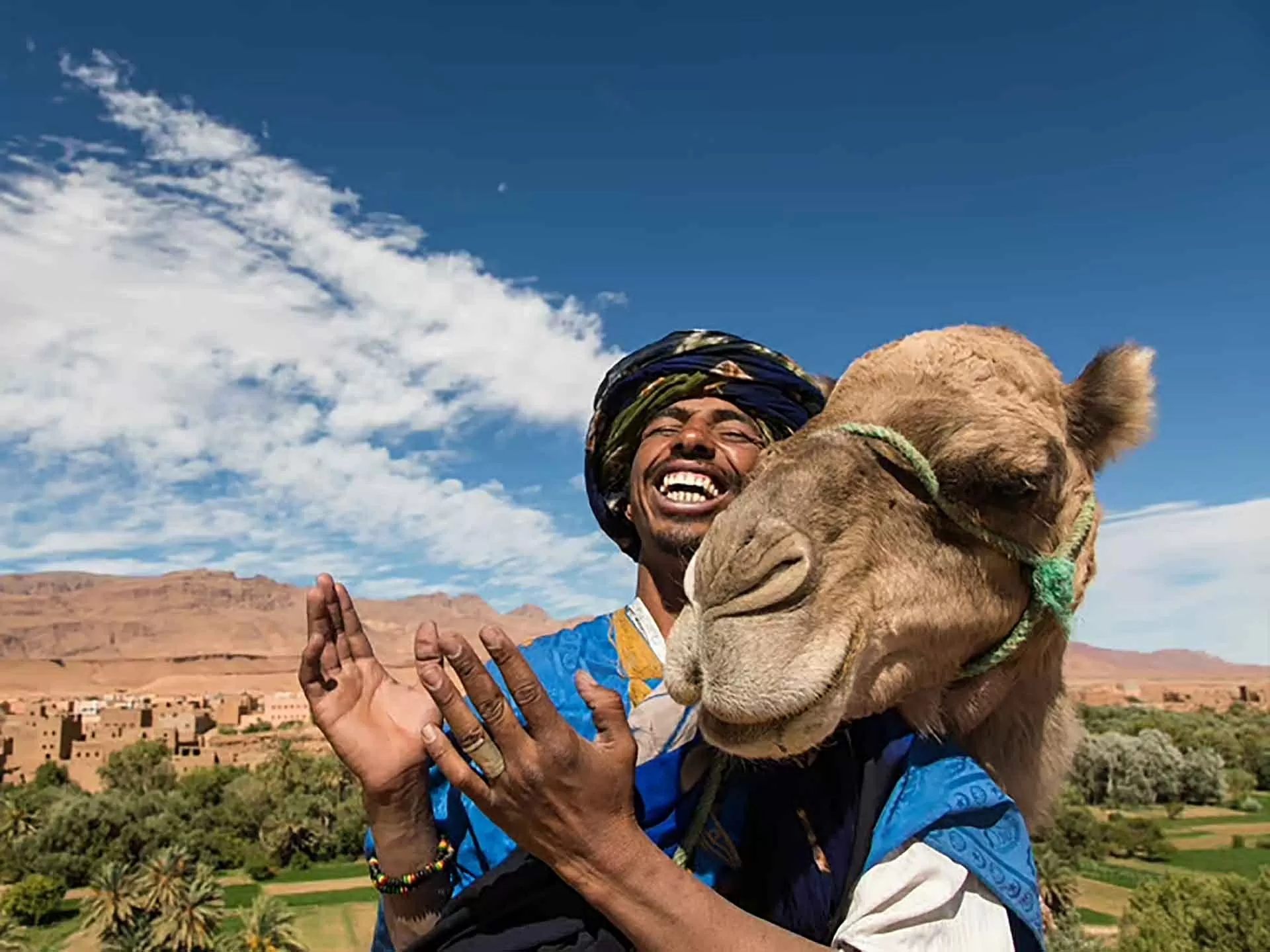 Du khách có thể khám phá đời sống du mục Morocco qua hành trình trên lưng lạc đà giữa sa mạc rộng lớn. (Nguồn: On the Go Tours)