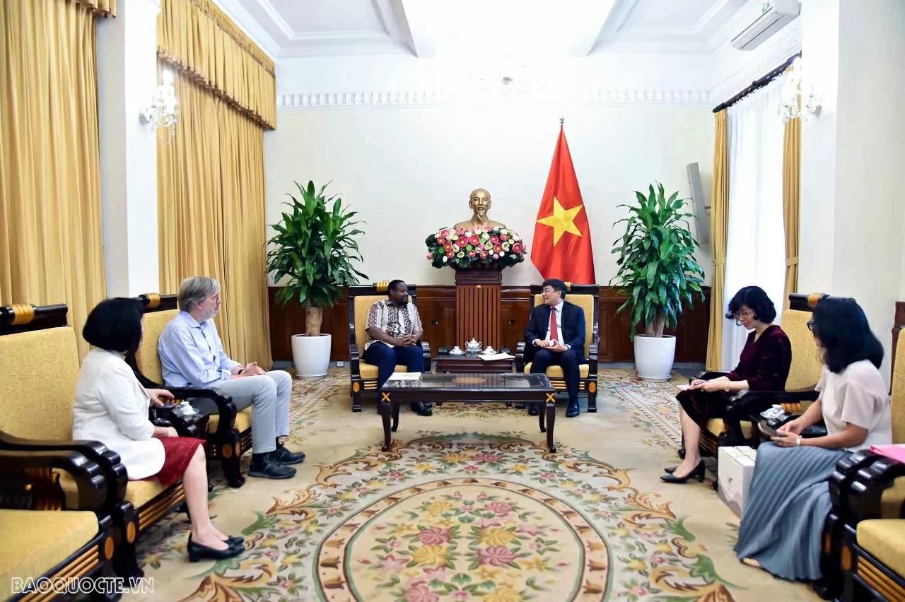 Việt Nam thúc đẩy hợp tác với UNESCO trong bảo tồn Di sản tư liệu