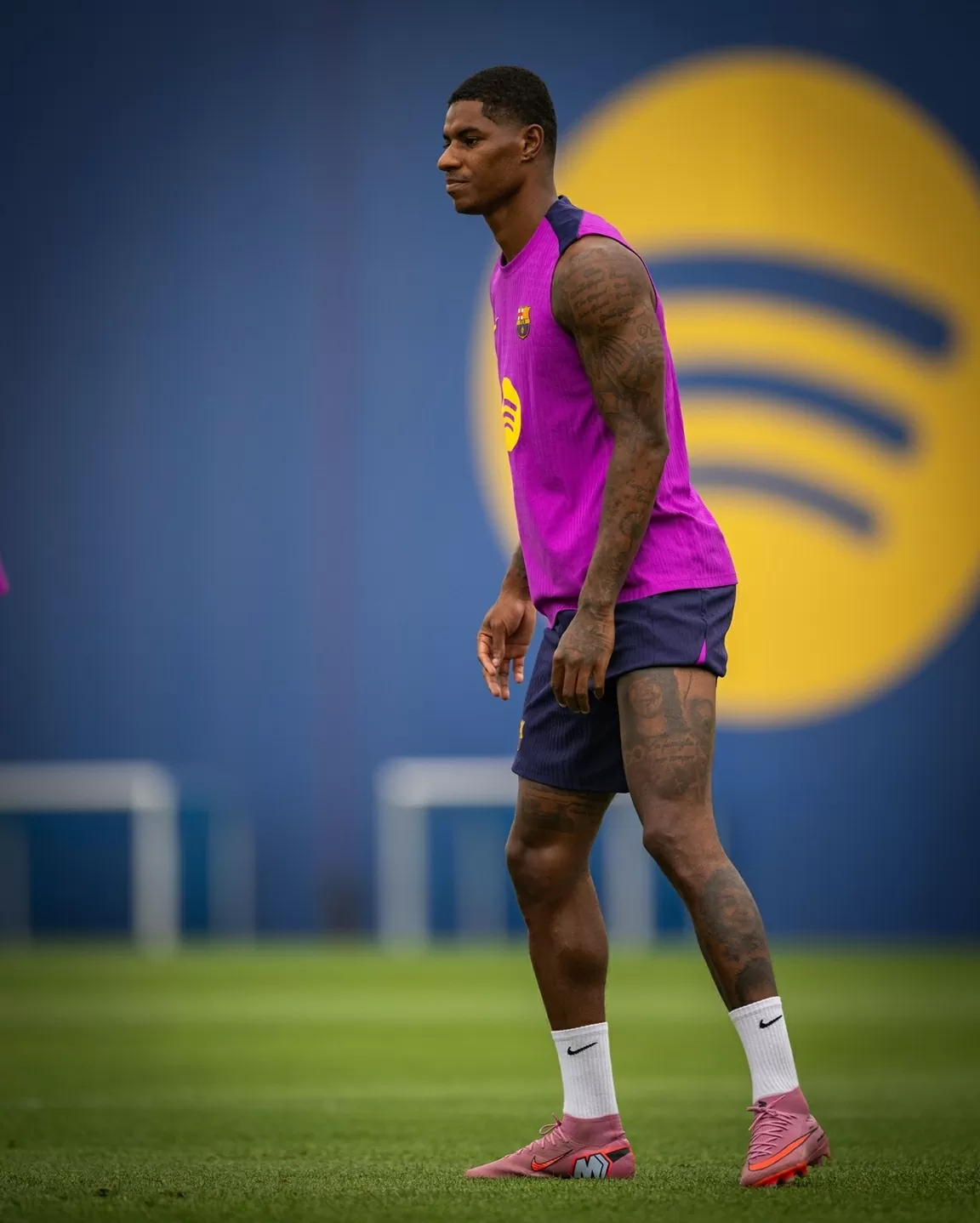 Rashford gây ấn tượng ngay buổi tập đầu tiên ở Barcelona