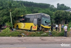 Vụ tai nạn giao thông đặc biệt nghiêm trọng lật xe khách tại Hà Tĩnh