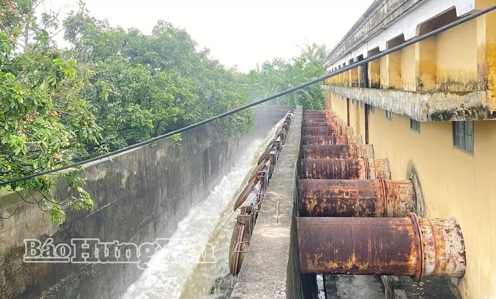 Khẩn trương khôi phục sản xuất sau bão số 3 Khẩn trương khôi phục sản xuất sau bão số 3