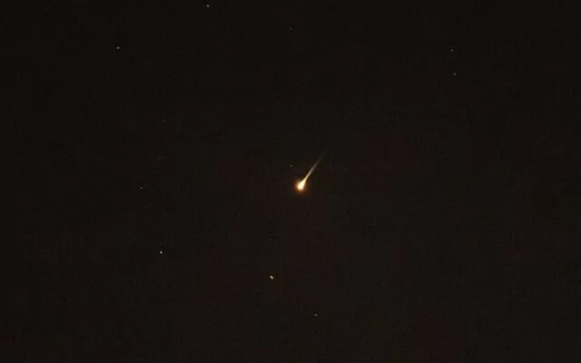 Houthi tấn công tên lửa siêu thanh và UAV vào Israel Houthi tấn công tên lửa siêu thanh và UAV vào Israel