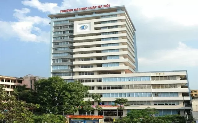 Thêm nhiều trường đại học công bố điểm sàn xét tuyển