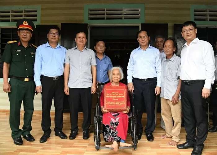 Phó Thủ tướng Bùi Thanh Sơn tri ân người có công tại Thành phố Huế Phó Thủ tướng Bùi Thanh Sơn tri ân người có công tại Thành phố Huế