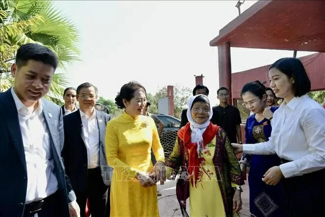 Phu nhân Chủ tịch Quốc hội thăm Làng Việt Nam ở Morocco