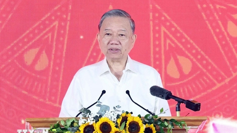 Tổng Bí thư Tô Lâm: Xây dựng trường lớp hướng tới mục tiêu lâu dài nâng cao chất lượng đời sống vùng biên