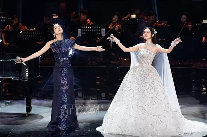 Phương Mỹ Chi gây ấn tượng mạnh với bạn bè quốc tế tại Sing! Asia Phương Mỹ Chi gây ấn tượng mạnh với bạn bè quốc tế tại Sing! Asia