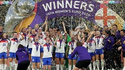 Đội tuyển nữ Anh bảo vệ thành công chức vô địch EURO
