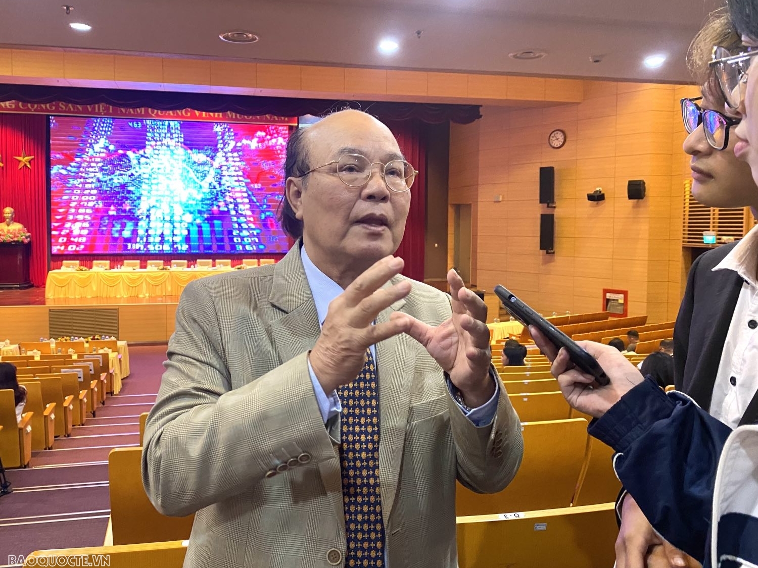 Hành trình 80 năm ngoại giao Việt Nam dưới góc nhìn của hai thế hệ