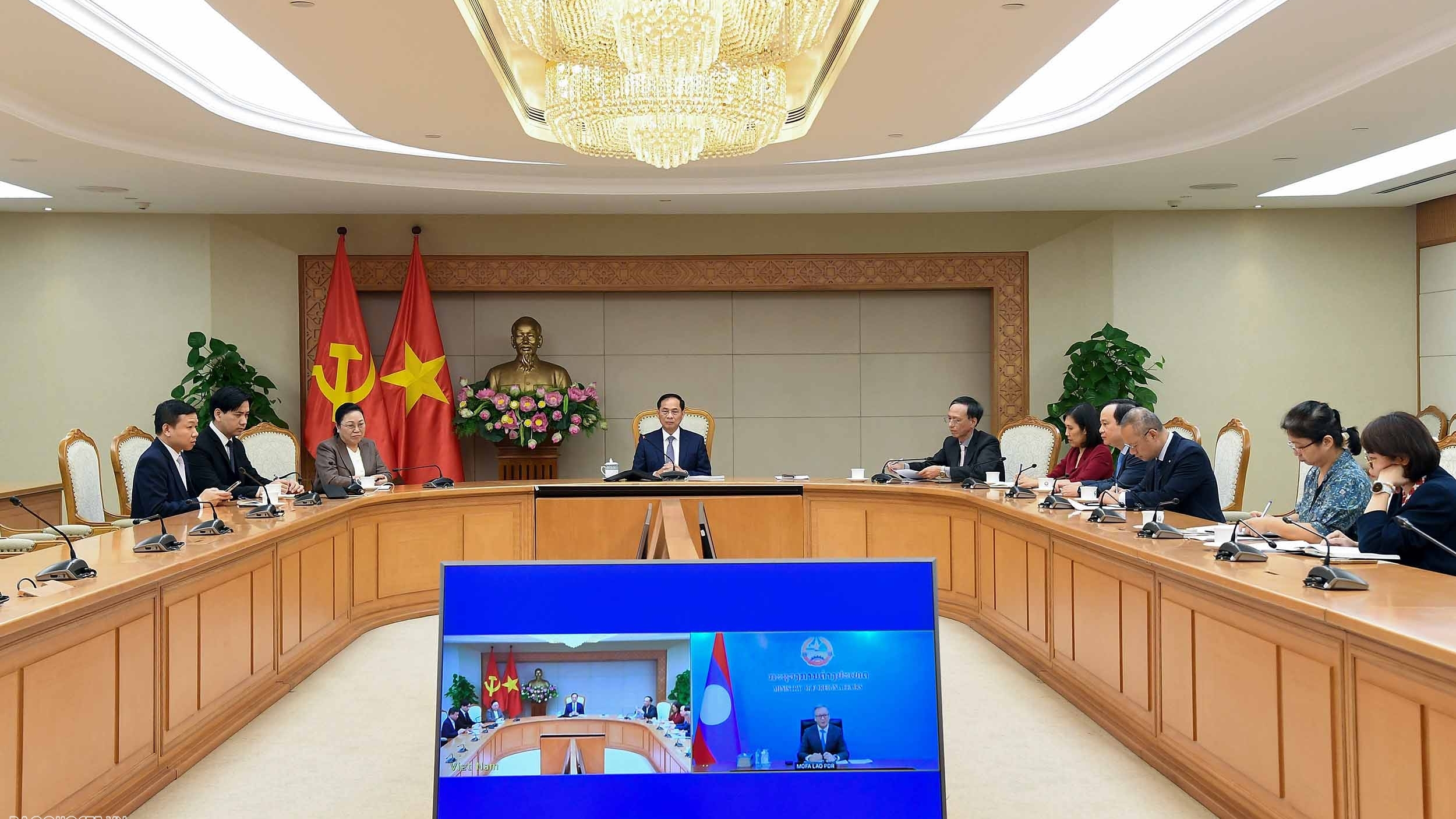 Việt Nam - Lào tăng cường phối hợp chiến lược, thúc đẩy quan hệ hữu nghị vĩ đại và hợp tác toàn diện