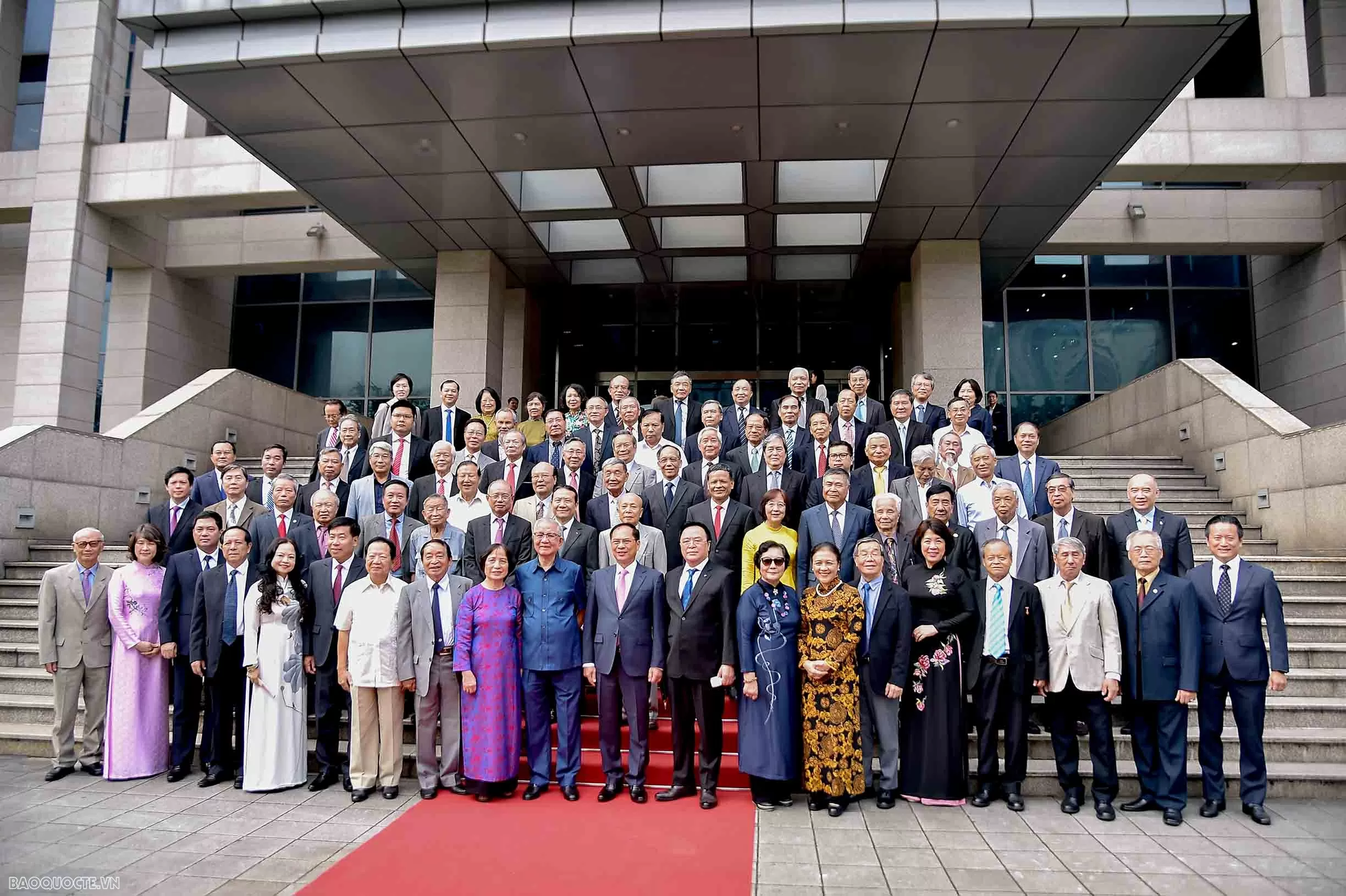 Hành trình 80 năm ngoại giao Việt Nam: Ôn cố tri tân, rèn thân lập chí