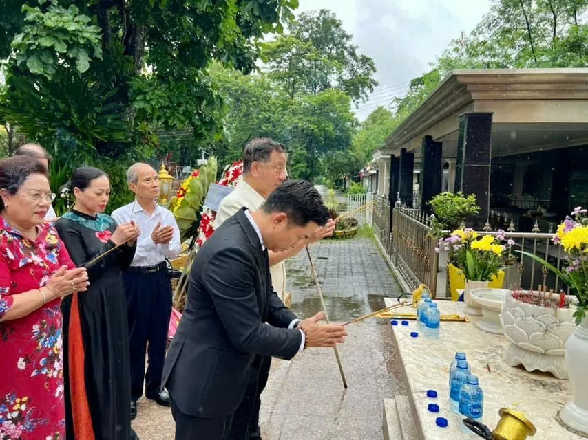 Tổng lãnh sự quán Việt Nam tại Khon Kaen, Thái Lan và cộng đồng tổ chức kỷ niệm Ngày Thương binh - Liệt sĩ Tổng lãnh sự quán Việt Nam tại Khon Kaen, Thái Lan và cộng đồng tổ chức kỷ niệm Ngày Thương binh - Liệt sĩ