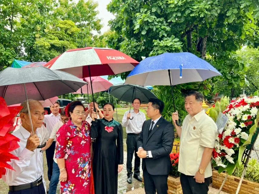 Tổng lãnh sự quán Việt Nam tại Khon Kaen, Thái Lan và cộng đồng tổ chức kỷ niệm Ngày Thương binh - Liệt sĩ