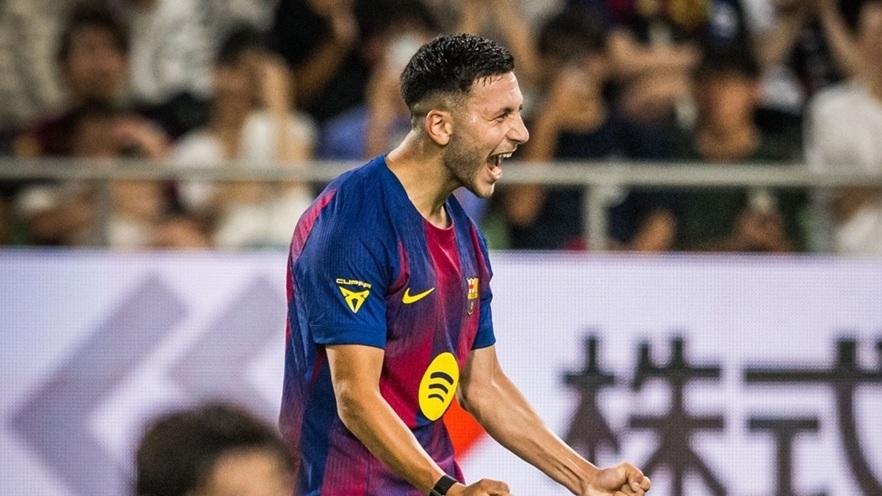 Ra mắt Barcelona như mơ, 'Messi Thụy Điển' Roony Bardghji nổi như cồn