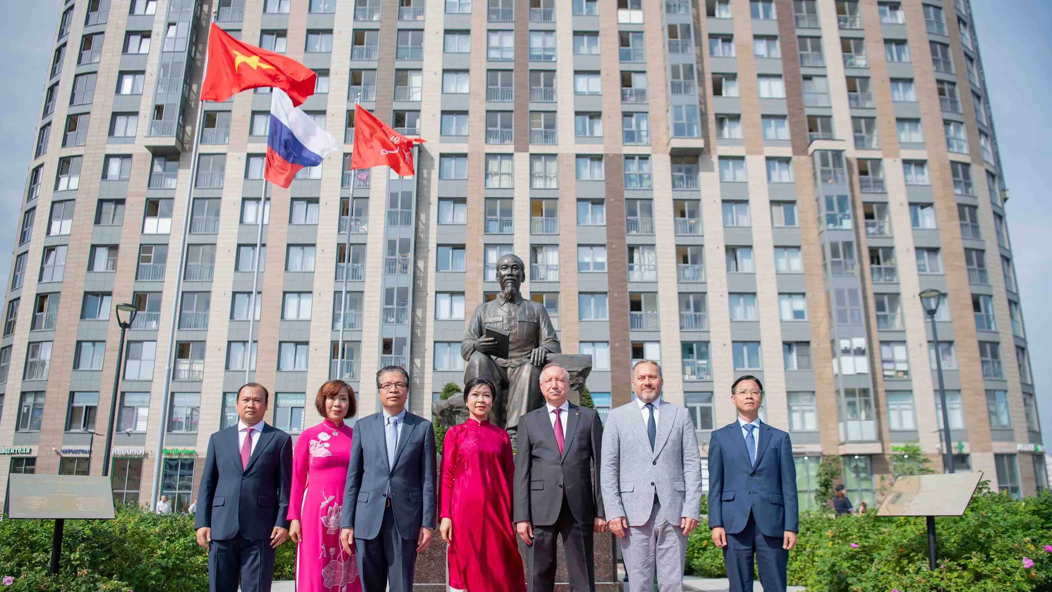 Khánh thành Quảng trường Hồ Chí Minh tại Saint Petersburg, Liên bang Nga