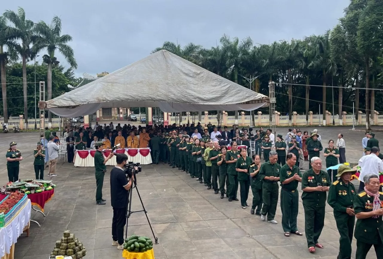 Lễ dâng hương và nghi thức cầu siêu