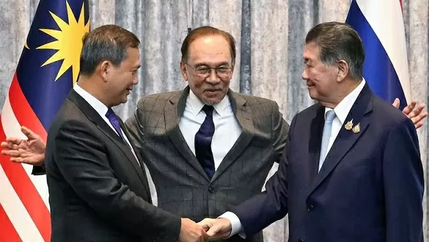 Chuyên gia khu vực khẳng định thỏa thuận ngừng bắn Campuchia-Thái Lan củng cố vai trò của ASEAN Chuyên gia khu vực khẳng định thỏa thuận ngừng bắn Campuchia-Thái Lan củng cố vai trò của ASEAN