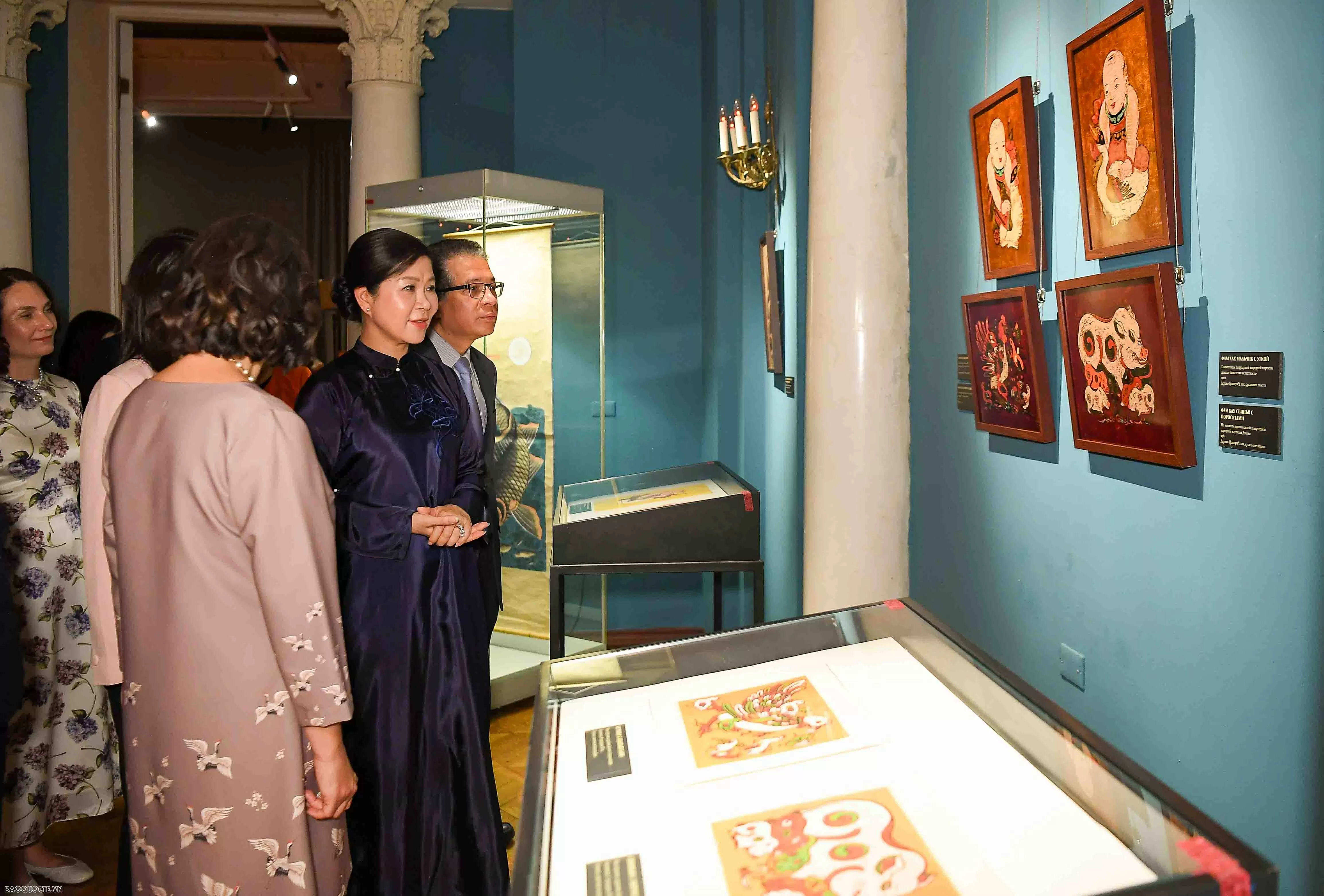 Chiếc áo dài lấy cảm hứng từ luỹ tre Việt Nam và rừng bạch dương Nga trưng bày giữa Moscow Chiếc áo dài lấy cảm hứng từ luỹ tre Việt Nam và rừng bạch dương Nga trưng bày giữa Moscow