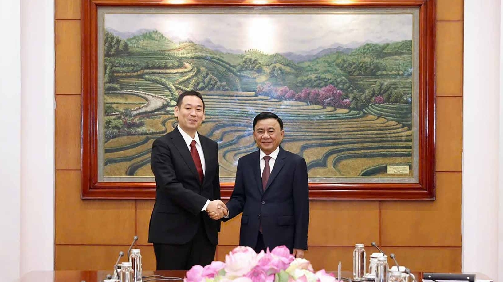 Thường trực Ban Bí thư Trần Cẩm Tú tiếp Trưởng đoàn đại biểu Đảng Cộng sản Nhật Bản