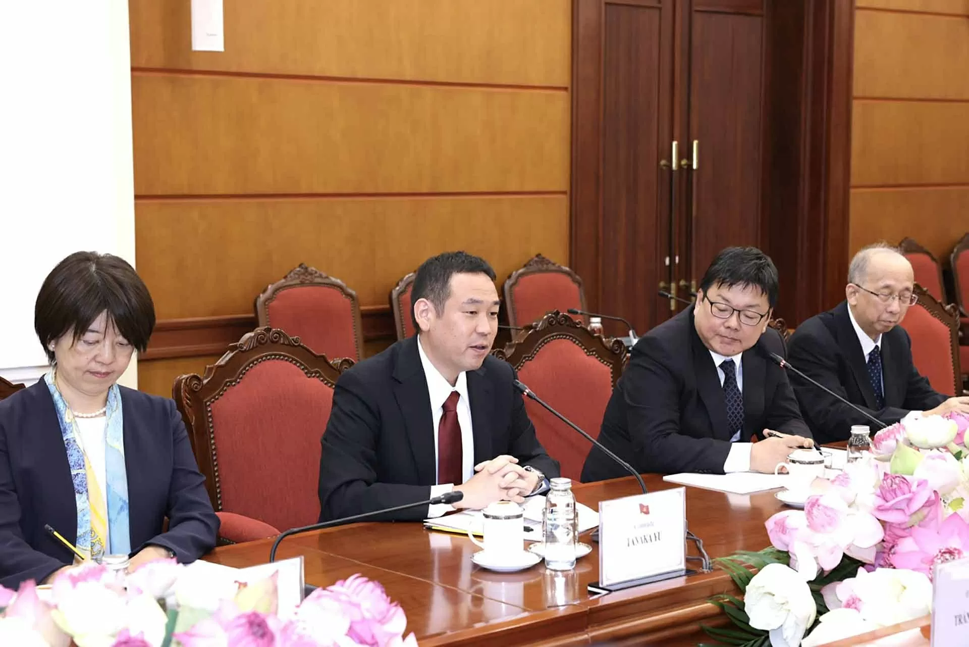 Thường trực Ban Bí thư Trần Cẩm Tú tiếp Trưởng đoàn đại biểu Đảng Cộng sản Nhật Bản Thường trực Ban Bí thư Trần Cẩm Tú tiếp Trưởng đoàn đại biểu Đảng Cộng sản Nhật Bản