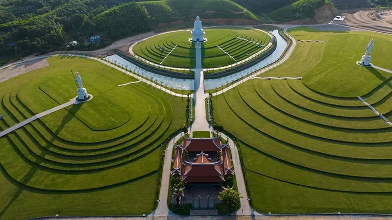 Công viên Thiên Đường tổ chức Đại lễ Vu Lan - Cầu an quy mô lớn: Lan tỏa đạo hiếu và phúc lành giữa đời sống hiện đại Công viên Thiên Đường tổ chức Đại lễ Vu Lan - Cầu an quy mô lớn: Lan tỏa đạo hiếu và phúc lành giữa đời sống hiện đại