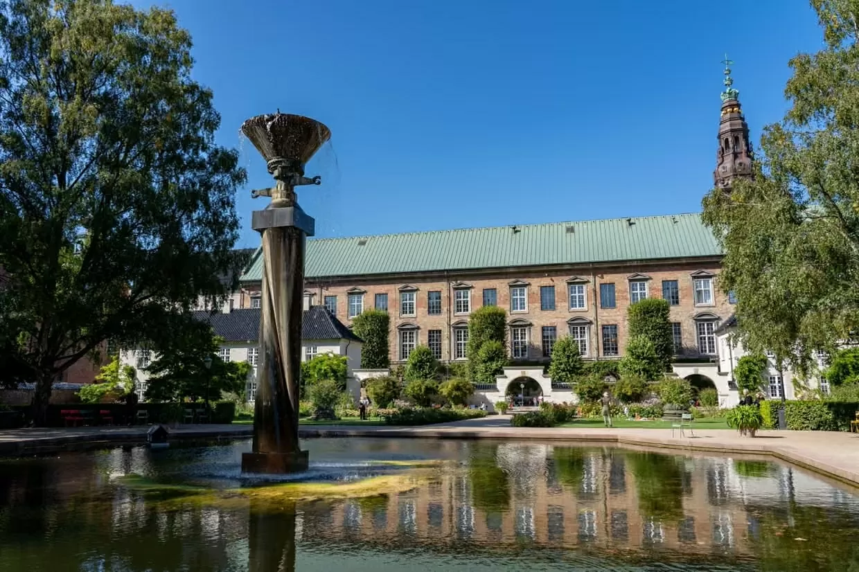 Du lịch châu Âu: 10 khu vườn bí mật tuyệt đẹp giữa lòng các thành phố lớn Du lịch châu Âu: 10 khu vườn bí mật tuyệt đẹp giữa lòng các thành phố lớn