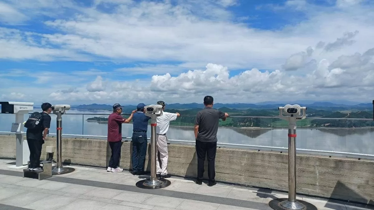 Cửa hàng Starbucks gần biên giới Triều Tiên: Điểm đến đặc biệt của du khách